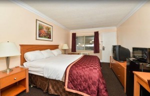 Americas Best Value Inn Oakland Lake Merritt - Well appointed King room