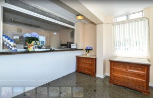 Americas Best Value Inn Oakland Lake Merritt - 24-Hour Front Desk and Lobby